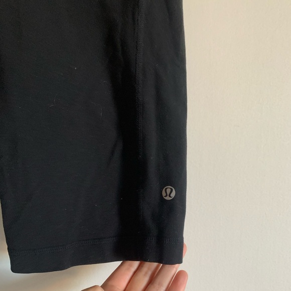 Lululemon Athleta Black Cropped Criss Cross Top Flare Leggings size 6 EUC - Picture 4 of 6